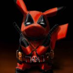 Peinture numérique abouti de PikaPool, créature anthropomorphe fusion de Pikachu et Deadpool, debout de face, bras croisés au bassin, costume rouge et noir, ceinture utilitaire avec logo Deadpool, katanas croisés dans le dos et queue d'éclair rouge vif sur le côté droit.