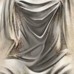 Peinture numérique réaliste représentant un corps féminin sous un voile épais parsemé de taches ocres et de textures organiques.