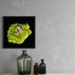 Peinture numérique hyper-réaliste d'un œil de serpent vert et jaune, impression d'art sur Dibon mat.