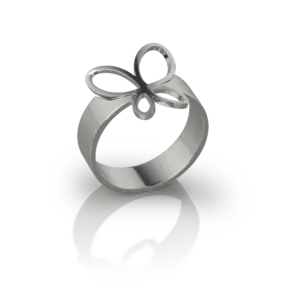 Bague Papillon de Jocelyn Bouget : bague à motif papillon en acier inoxydable, modélisée en 3D et imprimée par Sculpteo. Création originale.