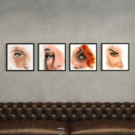 Série de quatre tableaux portraits carrés de regards, dont "Eye Scarlett", alignés au-dessus d'un canapé Chesterfield en cuir marron sur un mur effet béton.