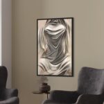 L'œuvre Drapé 3 de Jocelyn Bouget exposée dans un salon élégant, soulignant le contraste entre le textile et le mobilier moderne.